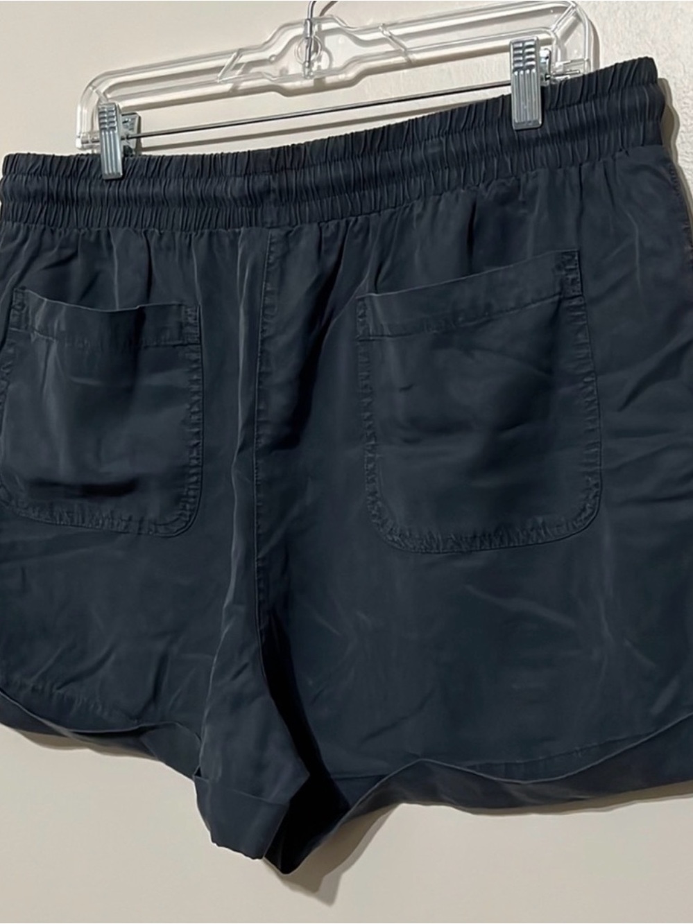Universal Thread dark blue shorts - Picture 2 of 2